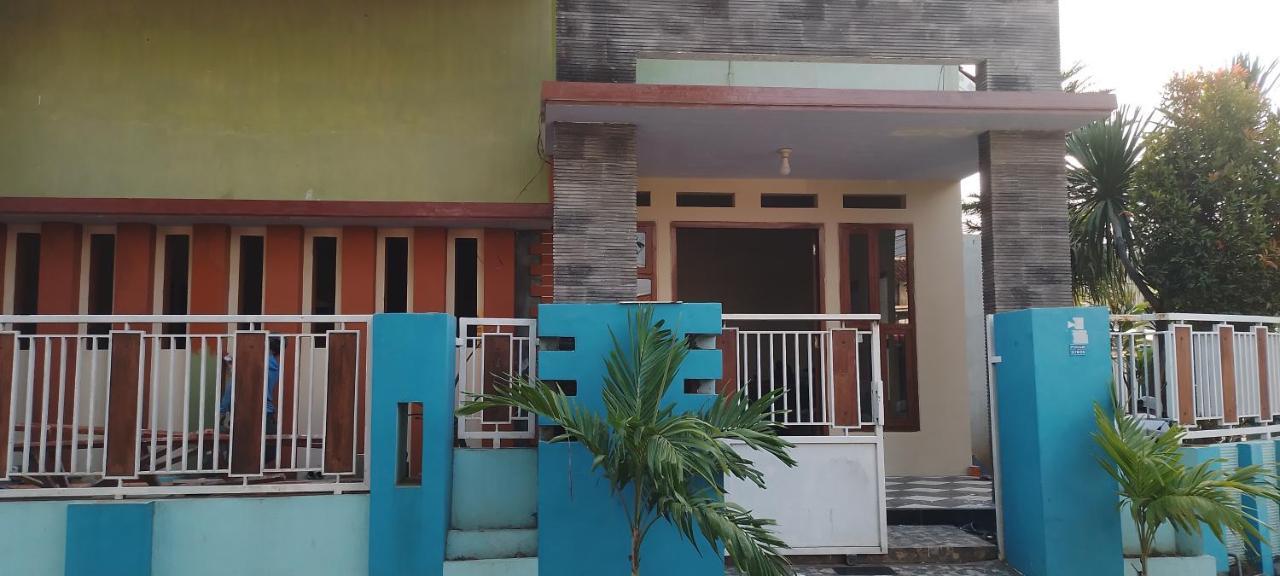 999 Khs 2 Homestay Gilimanuk Bagian luar foto