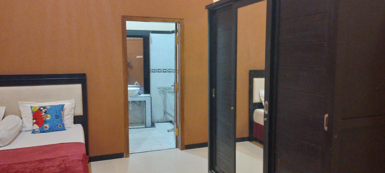 999 Khs 2 Homestay Gilimanuk Bagian luar foto