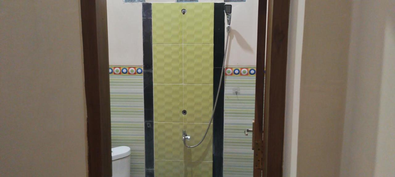 999 Khs 2 Homestay Gilimanuk Bagian luar foto