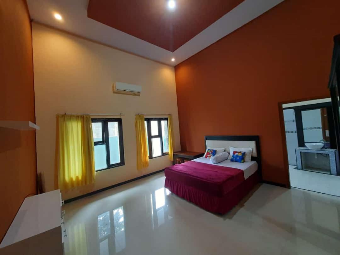 999 Khs 2 Homestay Gilimanuk Bagian luar foto