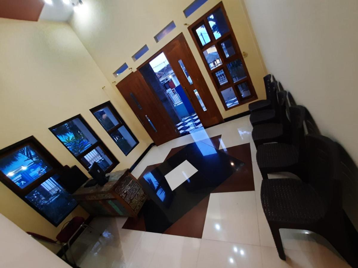 999 Khs 2 Homestay Gilimanuk Bagian luar foto