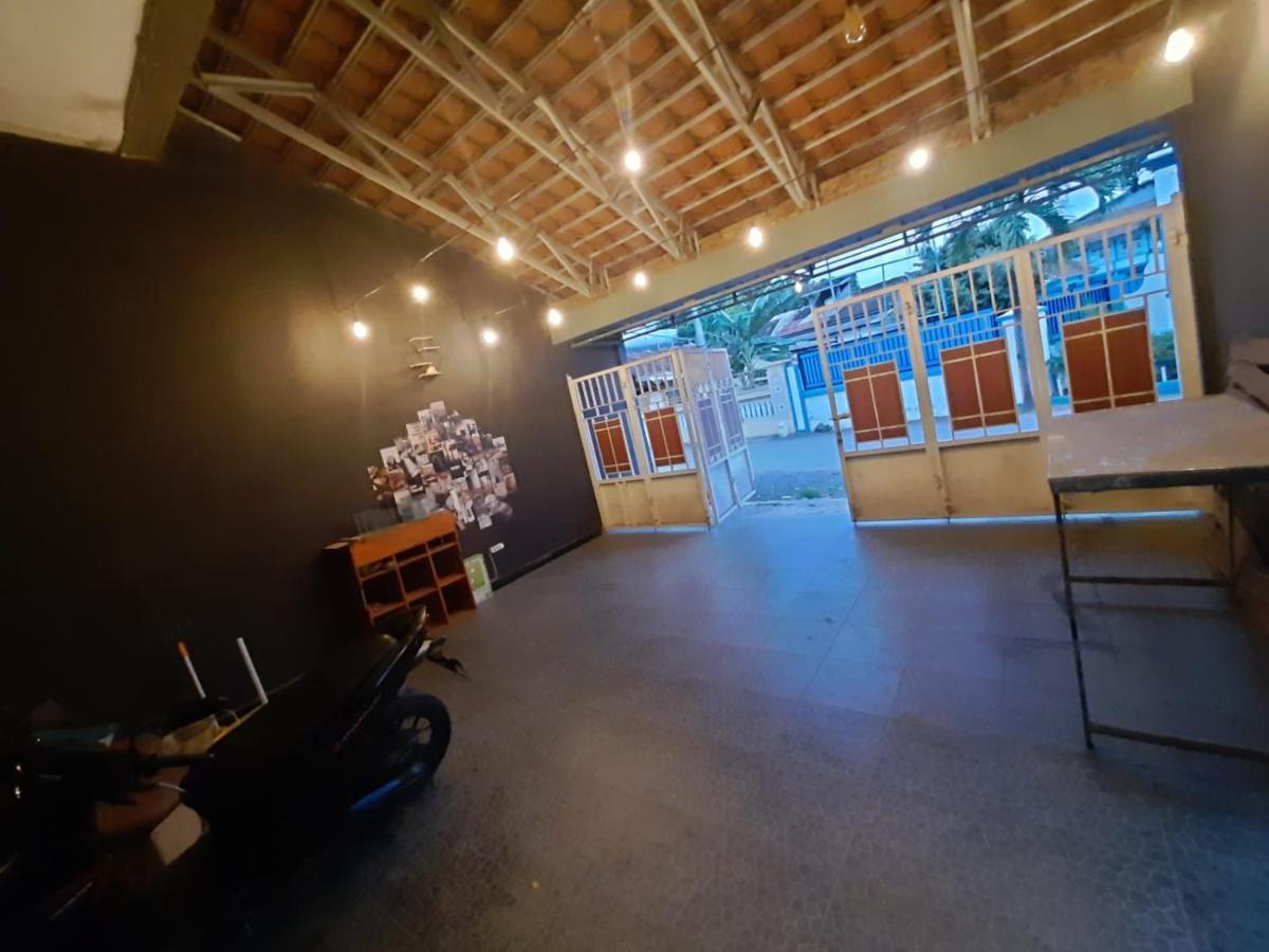 999 Khs 2 Homestay Gilimanuk Bagian luar foto