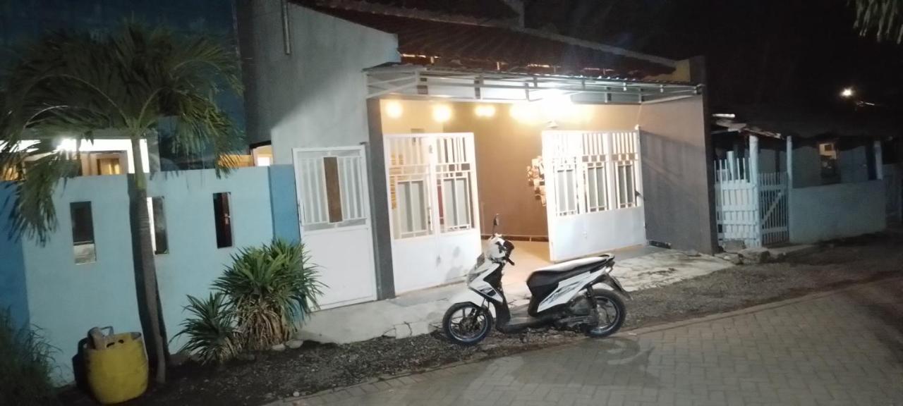 999 Khs 2 Homestay Gilimanuk Bagian luar foto