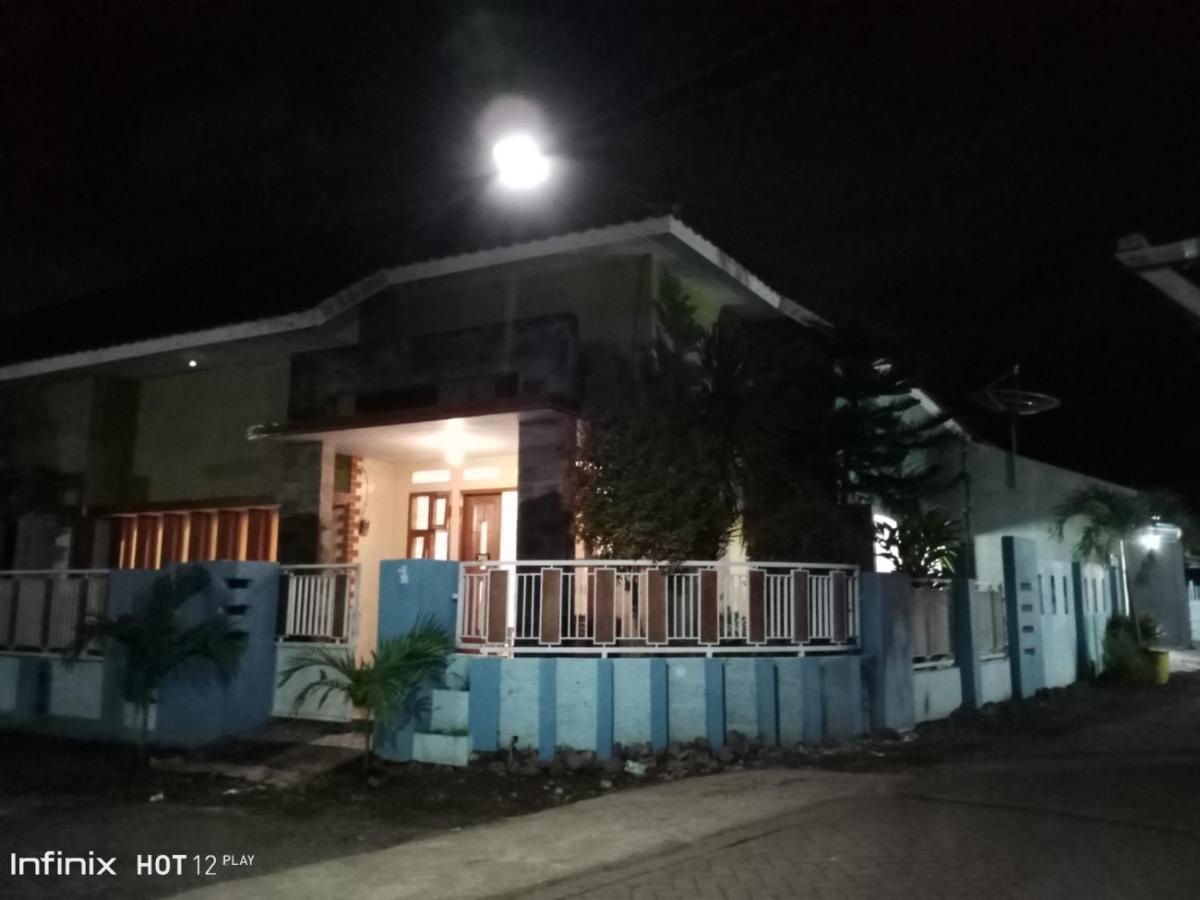 999 Khs 2 Homestay Gilimanuk Bagian luar foto